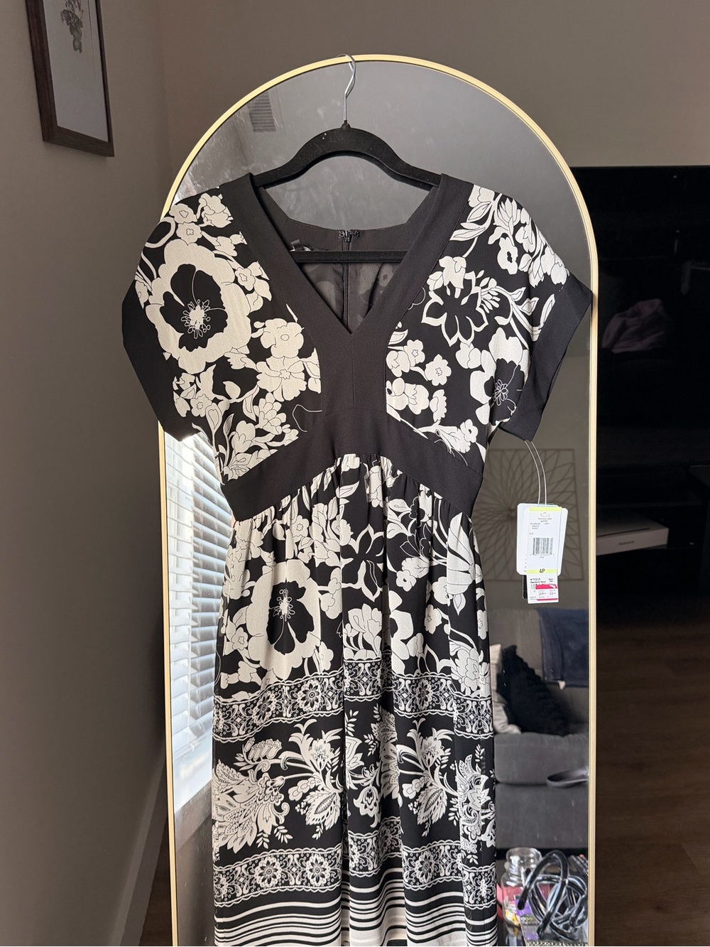 NWT Jones New York Collection Petite 100% Silk Black & White Floral Dress 4P